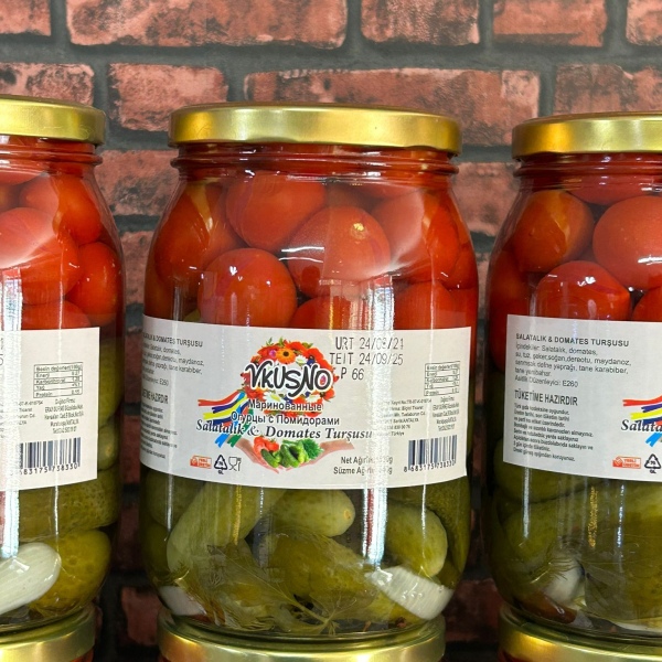 Маринованные огурцы с помидорами 